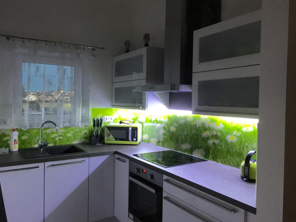 Apartman Na Lukach - Kopretina Тршебонь Екстер'єр фото