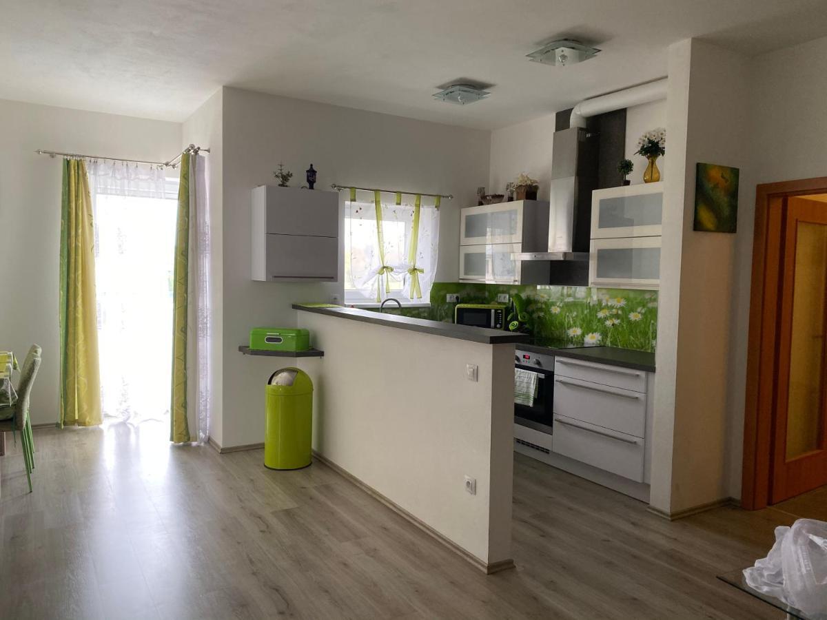 Apartman Na Lukach - Kopretina Тршебонь Екстер'єр фото